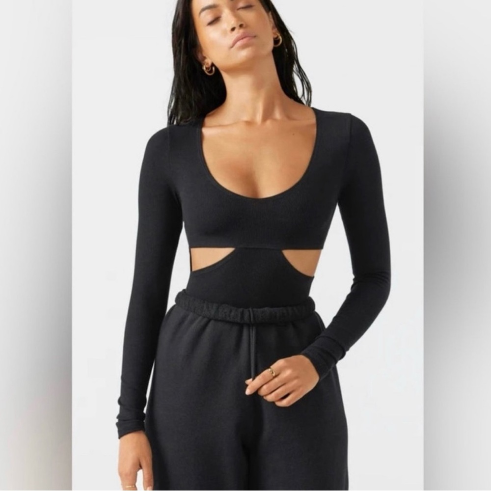 Joah Brown Fitted Ribbed Cutout Long Sleeve Tee Solid Black | Mono B Medium